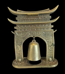 lot 329 image: Beautiful Asian Style Bell