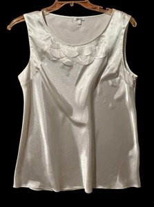 lot 139A image: Sleeveless Shirt by Nicola Size Large