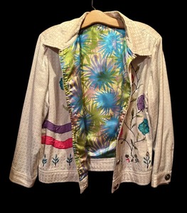 lot 357 image: Fabulous Vintage Wine Summer Jacket with Bright Flowers