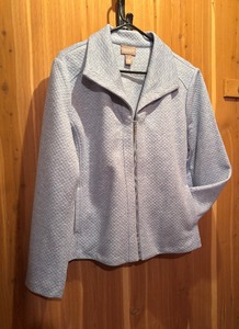 lot 87 image: Chicos Light Blue Quilted Jacket