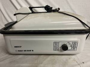 lot 63 image: Nesco Roast Air Oven 18