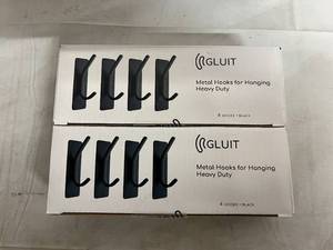 lot 77 image: 2 x 4ct Packs of Heavy Duty Hanging Hooks