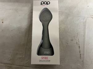 lot 131 image: Pop Sonic Spade Facial Cleanser