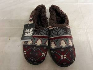 lot 158 image: Pair of Brown Muk Luks Slippers - Size Medium