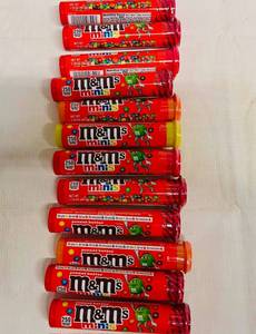 lot 22 image: 12x m&ms minis-Peanut Butter