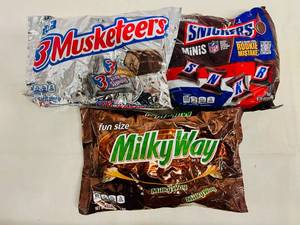 lot 35 image: 3Musketeers Fun Size, Milky Way Fun Size & Snicker Minis
