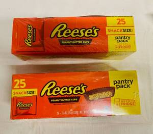 lot 43 image: 2x Reeces Pantry Pack-25 Snack Size