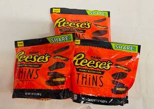 lot 49 image: 3x Reeses Thins Share Pack-Dark Chocolate