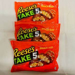lot 51 image: 3x 11.25oz Reeces Take 5