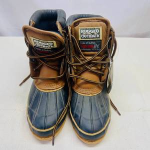 lot 64 image: Size 8 Steel Shank Thermolite Boots