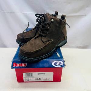 lot 67 image: Size 8.5 Dexter Jazzy