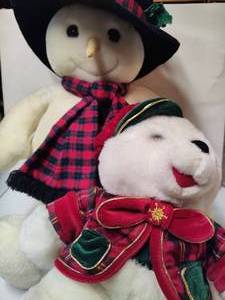 lot 402 image: Winter Plush - Snowden and Friend