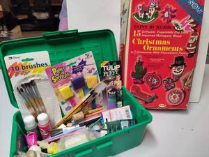 lot 416 image: Vintage Christmas Paint by Number & Supplies
