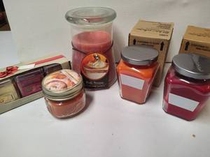 lot 448 image: Lot of New Candles
