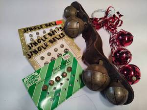 lot 411 image: Lot of Jingle Bells