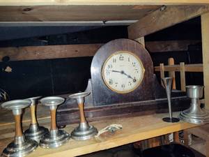 lot 461 image: Ingraham Vintage Clock  Candle Holders
