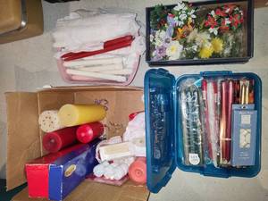 lot 463 image: Large Lot of Candles