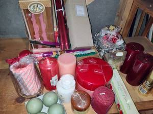 lot 464 image: Huge Lot of Assorted New Candles