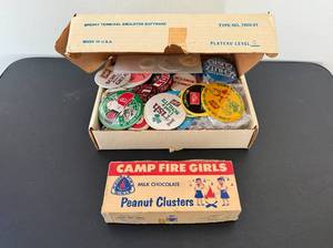 lot 201 image: Large Lot of ButtonsPins