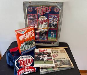lot 215 image: Lot of Assorted Twins Memorabilia