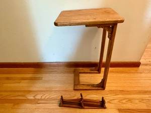 lot 224 image: Wood Couch Table & Coat Hanger