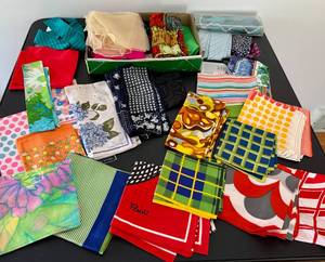lot 250 image: Lot of Vintage Ladies Scarves - Halston, Paoli and more