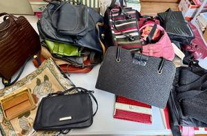 lot 261 image: Large Lot of Purses and Bags