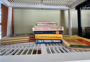 lot 265 image: Lot of Household Fix-it, Cleaning and Decorating DIY Books