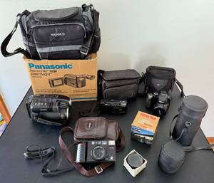 lot 267 image: Lot of Misc Cameras and Lenses