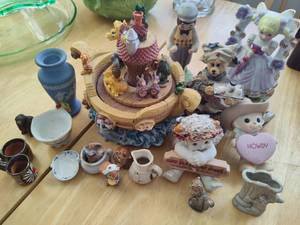 lot 59 image: Lot of Assorted Minis