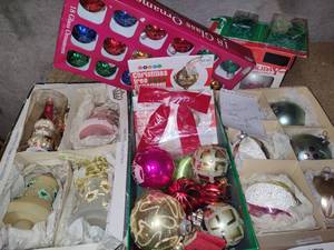 lot 419 image: Lot of Assorted Christmas Ornaments - Many Vintage