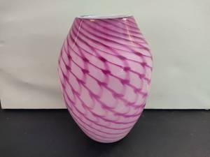lot 12 image: Pink Swirl Hand Blown Vase