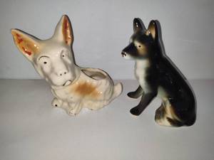 lot 36 image: Vintage Ceramic Dogs