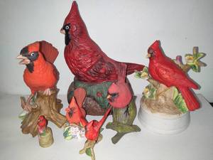 lot 25 image: Ceramic Cardinal Collection