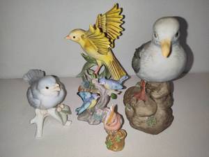 lot 35 image: Lot of Ceramic Birds
