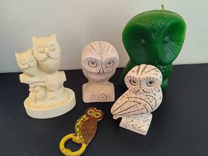 lot 31 image: Lot of Owl Figurines & Candle