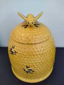 lot 2 image: Honey Bee and Hive Cookie Jar