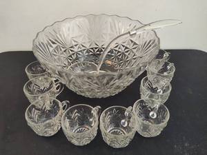lot 54 image: Punch Bowl & Glass Set