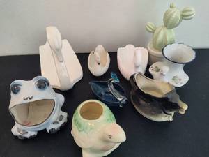 lot 85 image: Assorted Animal Home Decor & Planters