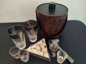 lot 79 image: Assorted Barware