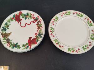 lot 91 image: Holiday Dishes