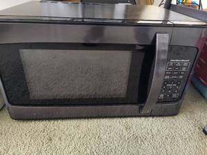 lot 133 image: Hamilton Beach 1000w Microwave
