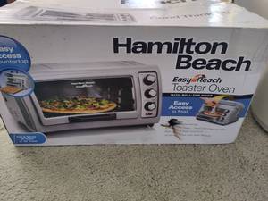 lot 63 image: Hamilton Beach Toaster Oven New