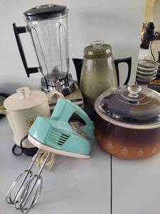 lot 130 image: Vintage Electric Kitchen Appliances