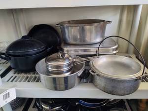 lot 70 image: Large Lot of Cookware & Cast Iron Skillet