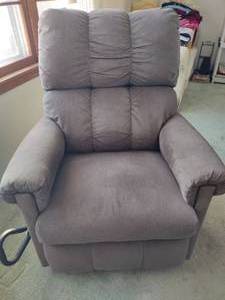 lot 144 image: Lazy Boy RockerRecliner