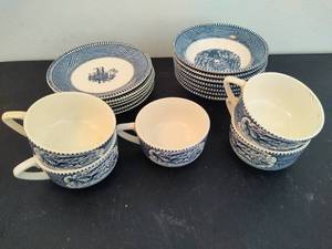 lot 46 image: Vintage Currier & Ives China