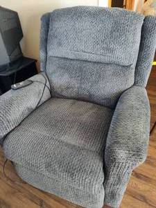 lot 304 image: Power Lift Recliner