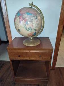 lot 327 image: Small Wood Side Table & Globe