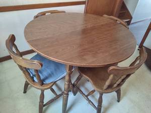 lot 167 image: Round Dining Room Table  Four Chairs